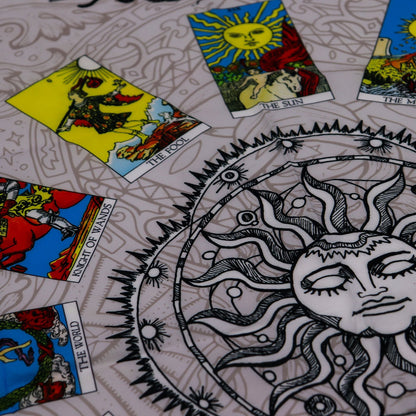 Alt Tag: Polyester Tree of Life Tarot Cloth – 75x75 CM with tarot cards on patterned polyester reading mat