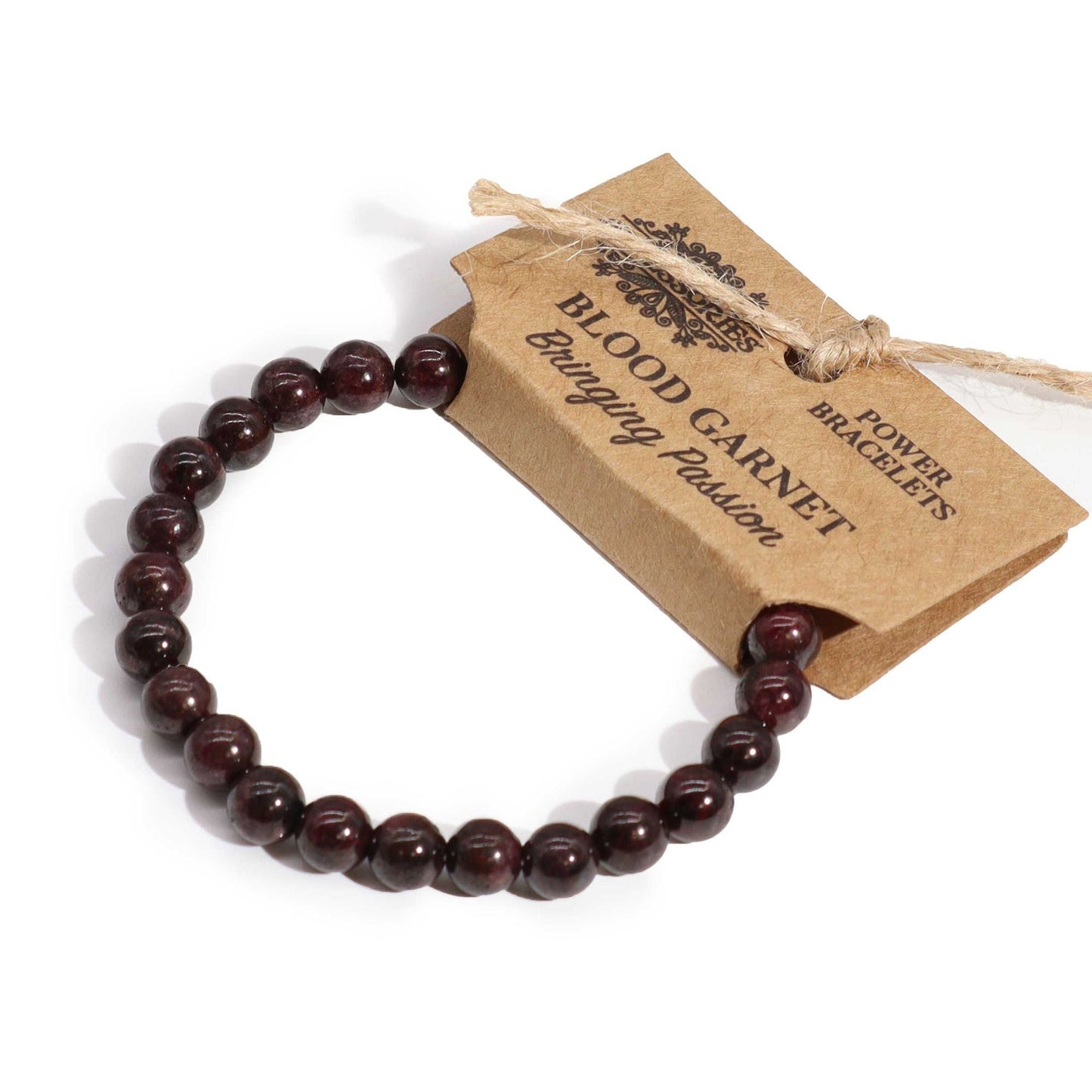 Alt Tag: Power Bracelet – Blood Garnet elastiskt armband med polerade pärlor av mörkröd granat, med kraftetikett "Blood Garnet"