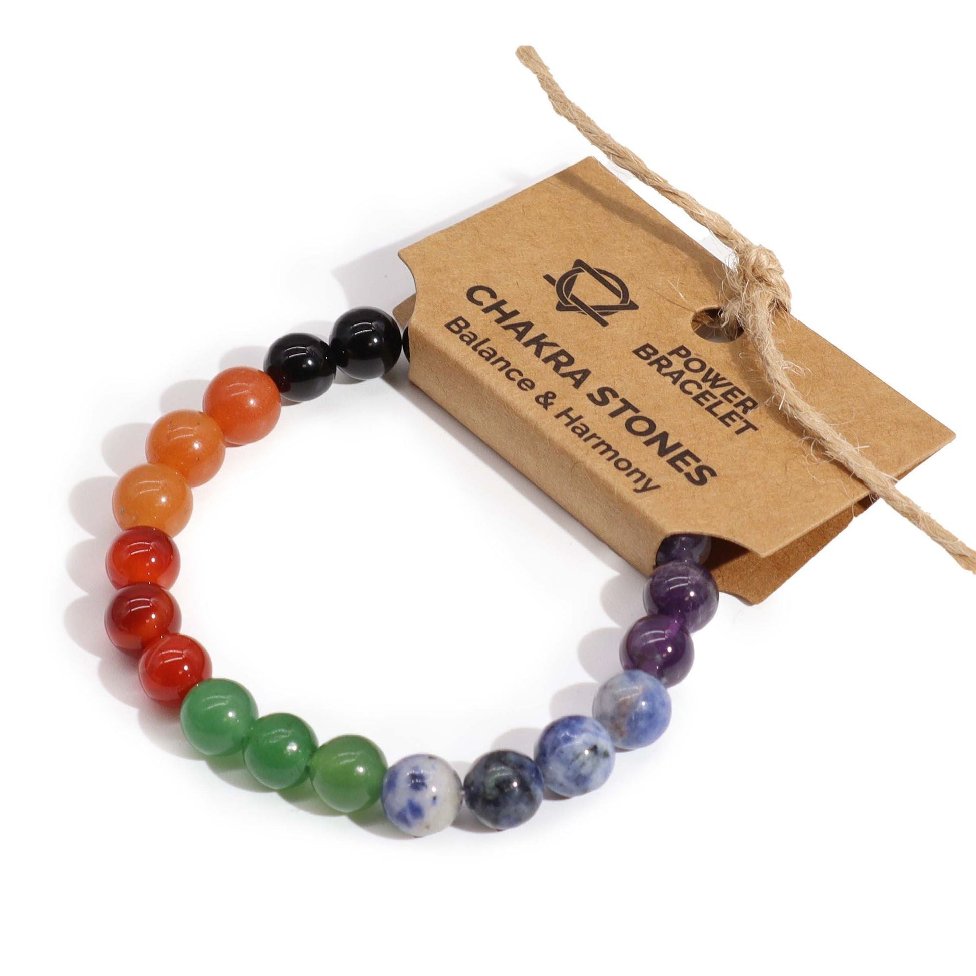 Power Bracelet – Chakra Stones pulsera de cuentas de gemas multicolor con etiqueta “Chakra Stones” y cordón sobre fondo blanco