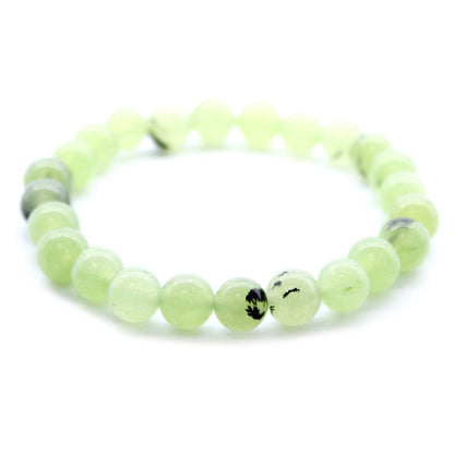 Alt Tag: Power Bracelet - Jade pulsera de cuentas de jade verde claro pulido con cordón elástico, vista frontal sobre fondo blanco