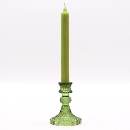 Portavelas de vidrio prensado – set Garden Jade con vela verde de candelabro, portavelas de vidrio prensado de 10x8 cm sobre fondo blanco