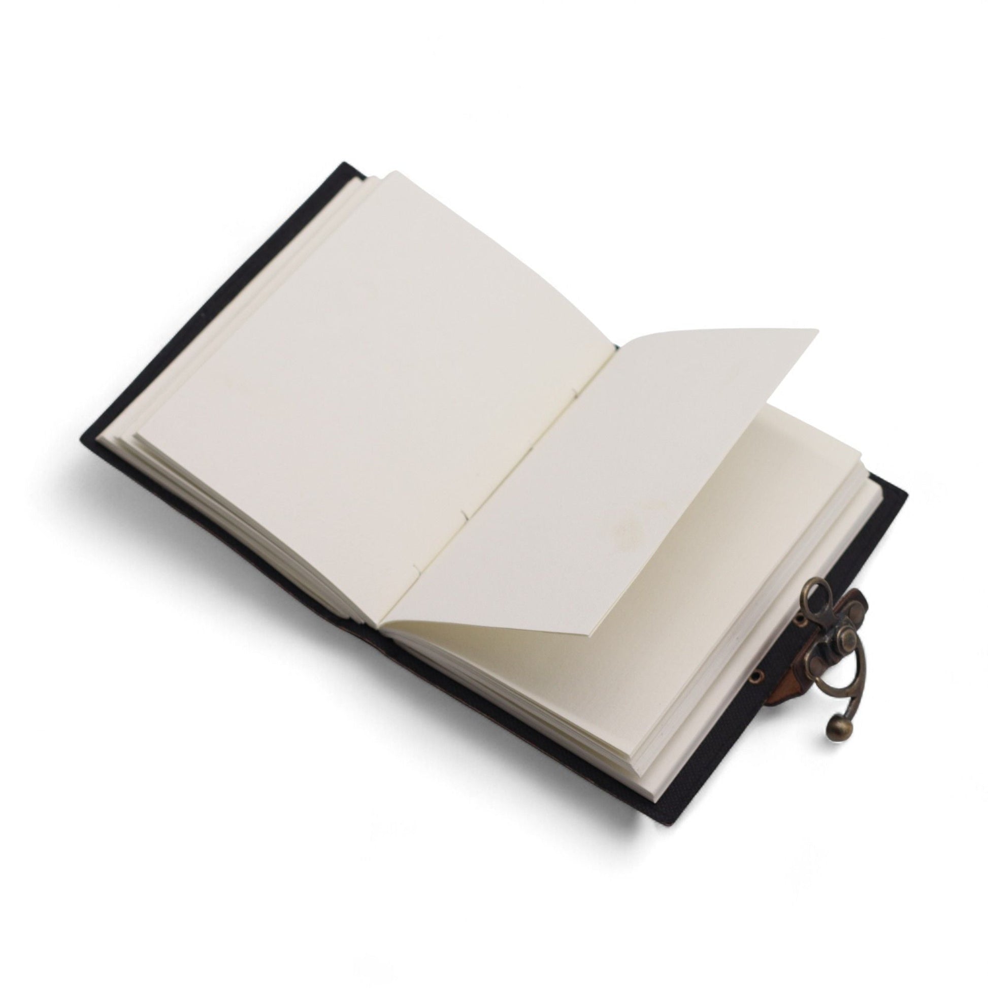 Printed Leather Notebook – 17.8 × 12.7 CM Never Give Up On Your Dreams open leather notebook with blank pages and clasp