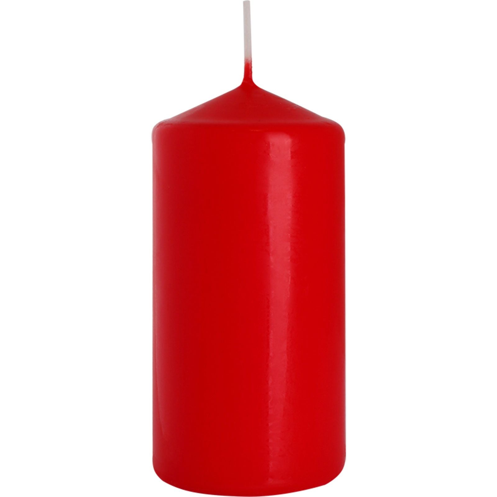 Alt Tag: Radiant Red paraffinpelarljus – 120x60 MM rött paraffinpelarljus med veke, cylindriskt ljus på vit bakgrund