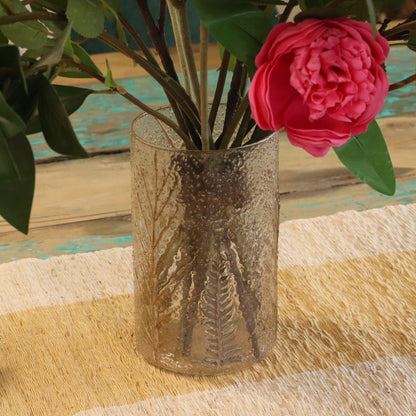 Alt Tag: Portavelas de vidrio reciclado – 19x11 CM con diseño de hojas prensadas en vidrio reciclado, decoración natural para mesa