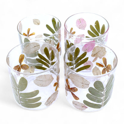 Alt Tag: Portavelas de vidrio reciclado – Primavera 8x8 CM, set de portavelas de vidrio reciclado con hojas y flores prensadas
