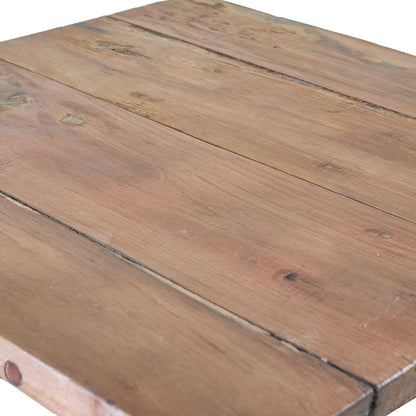 Alt Tag: Detalle de la madera reciclada en Recycled Teak Folding Coffee Table – 50x50CM con acabado natural y vetas rústicas