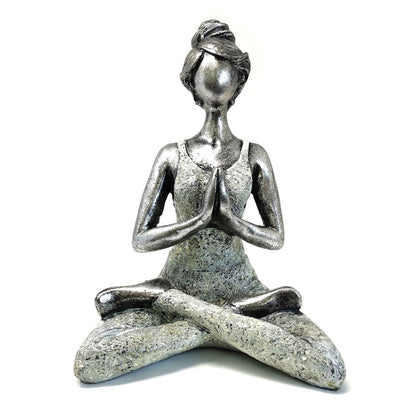 Resin Yoga Lady Figure – Silber & Weiß 24CM silber-weiße Resin-Figur in sitzender Yoga-Pose mit Händen im Gebet, 24 cm