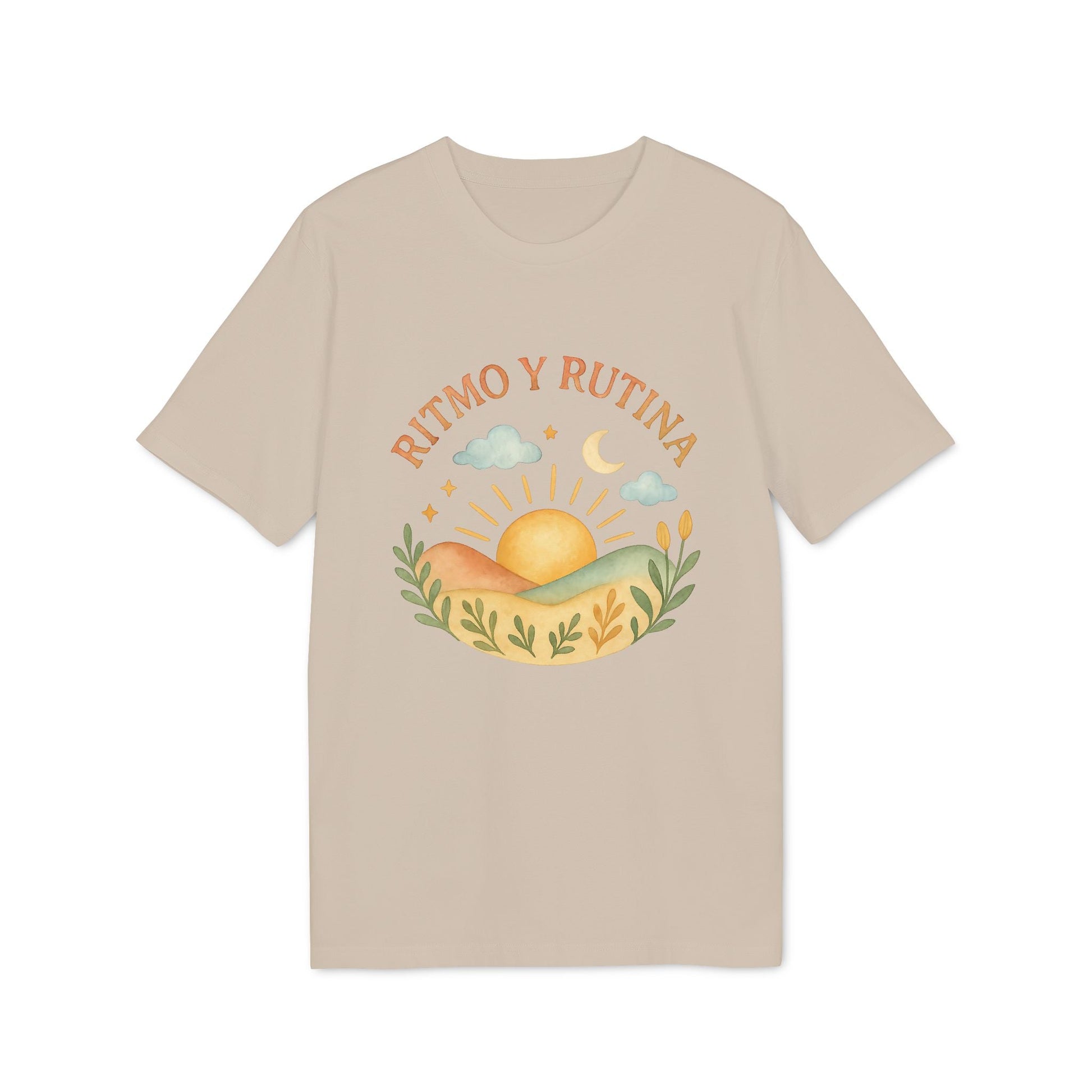 Alt Tag: Ritmo Rutina Organica Premium Unisex T-Shirt beige con gráfico “Ritmo y Rutina” de sol naciente, nubes y paisaje