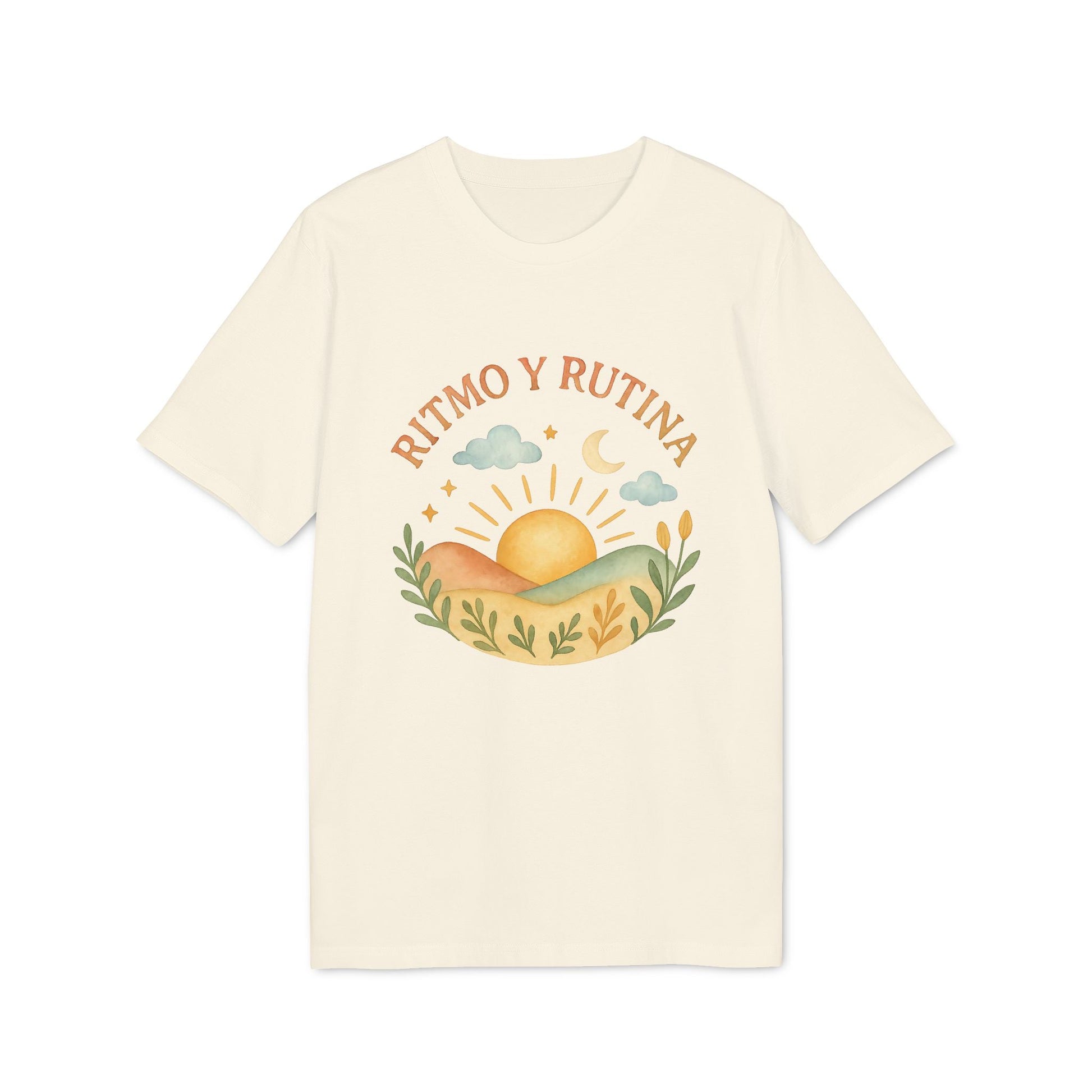 Ritmo Rutina Organica Premium Unisex T-Shirt color crema con diseño de amanecer, montañas, nubes y texto “RITMO Y RUTINA”