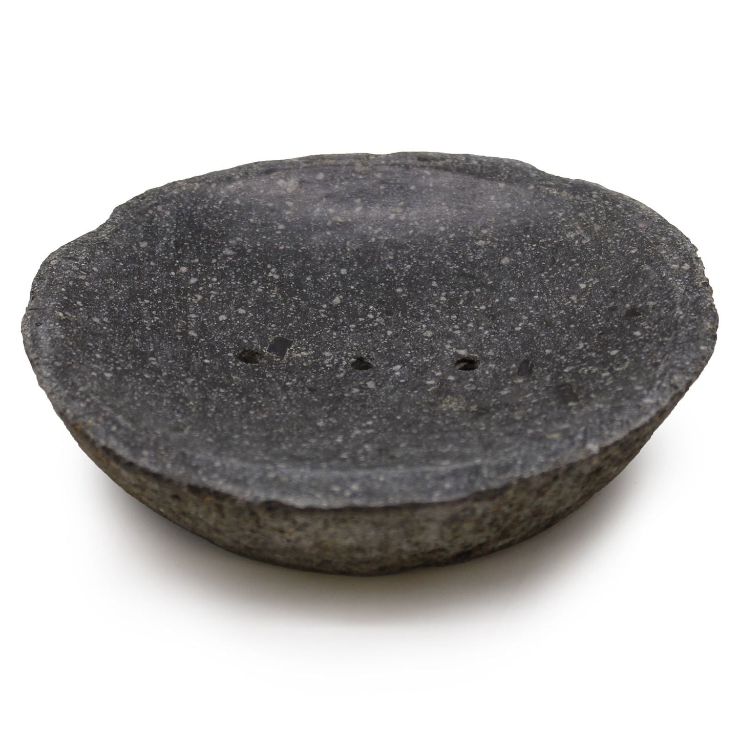 Alt Tag: Riverstone Soap Dish – 13x12 CM de piedra de río natural, jabonera redonda gris con orificios de drenaje para baño