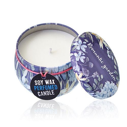 Alt Tag: Romantic Garden Soy Wax Candle – 6.5x5 CM, vela aromática de cera de soja en lata decorada con diseño floral y tapa