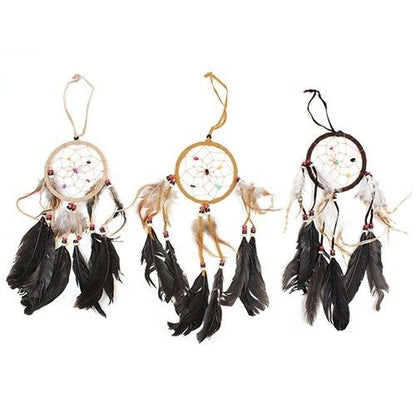 Alt Tagg: Rund krämfärgad Bali Dream Catcher – 10 CM, rund krämfärgad drömfångare med hängande fjädrar och pärlor, 10 cm