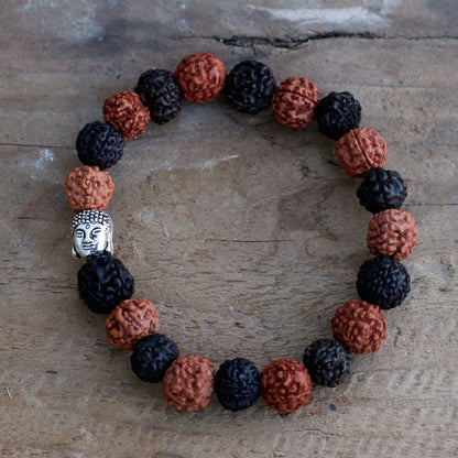 Rudraksha Buddha mala-armband – Mixade pärlor med naturliga svarta och bruna pärlor och berlock med Buddhas huvud