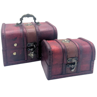 Alt-Tag: Rustikale MDF-Boxen im Vintage-Stil – Set mit 2, rustikale rotbraune Aufbewahrungsboxen mit Metallverschlüssen und Griff