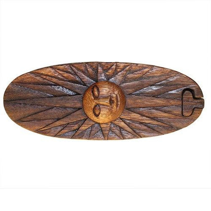 Alt-Tag: Bali Magic Box aus Saman-Holz – Sun Design, geschnitzte Saman-Holzbox mit Sonnendesign und verstecktem Fach