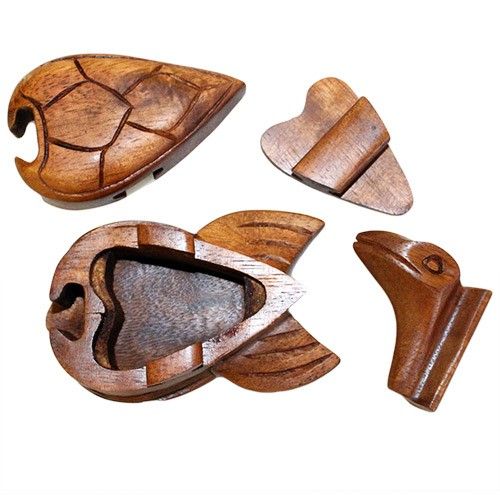 Saman Wood Bali Magic Box – Tortoise Design, puzzle secret compartment box in carved saman wood, 6x2 cm