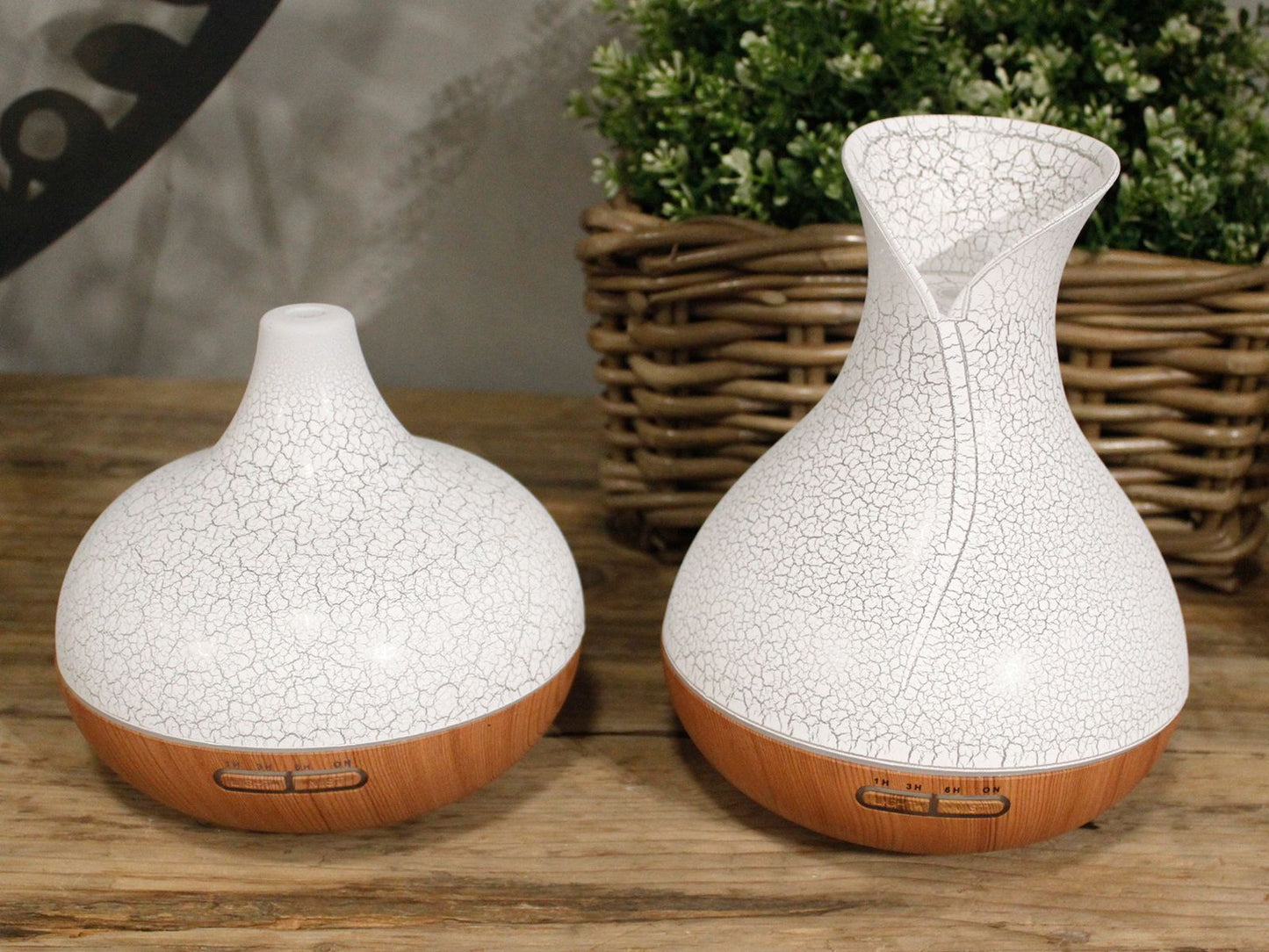 Alt Tag: Santorini Atomiser – Shell Effect – USB – Colour Change – Timer shell-effect ultrasonic diffuser with wood base, white crackle finish