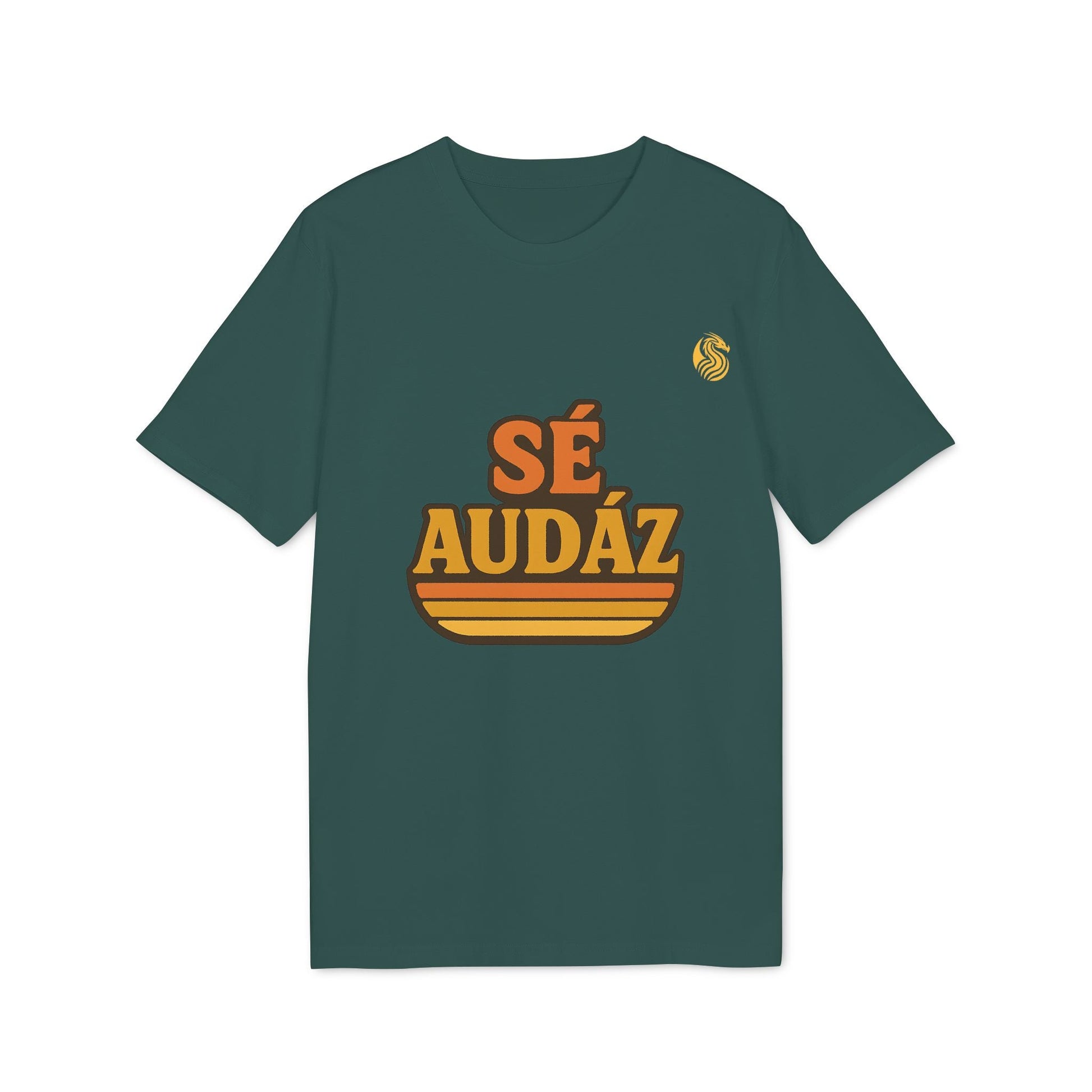 Se Audaz Ecologic Joven Premium Unisex T-Shirt verde oscuro con gráfico "SÉ AUDÁZ" en tonos naranja y amarillo en el pecho