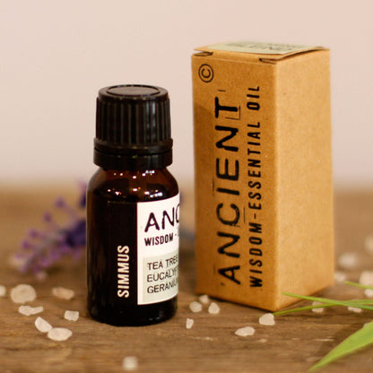 Alt Tag: Simmus Essential Oil Blend – 10ML botella de aceite esencial ámbar con caja AnciENT Wisdom en mesa de madera