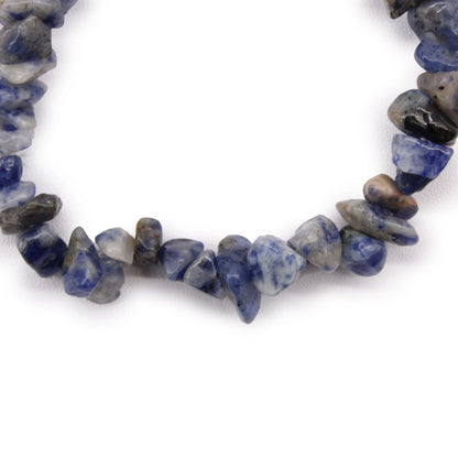 Alt Tag: Sodalite Chipstone Bracelet – Natural Stone with blue and white marbled chipstone beads, close-up on white background