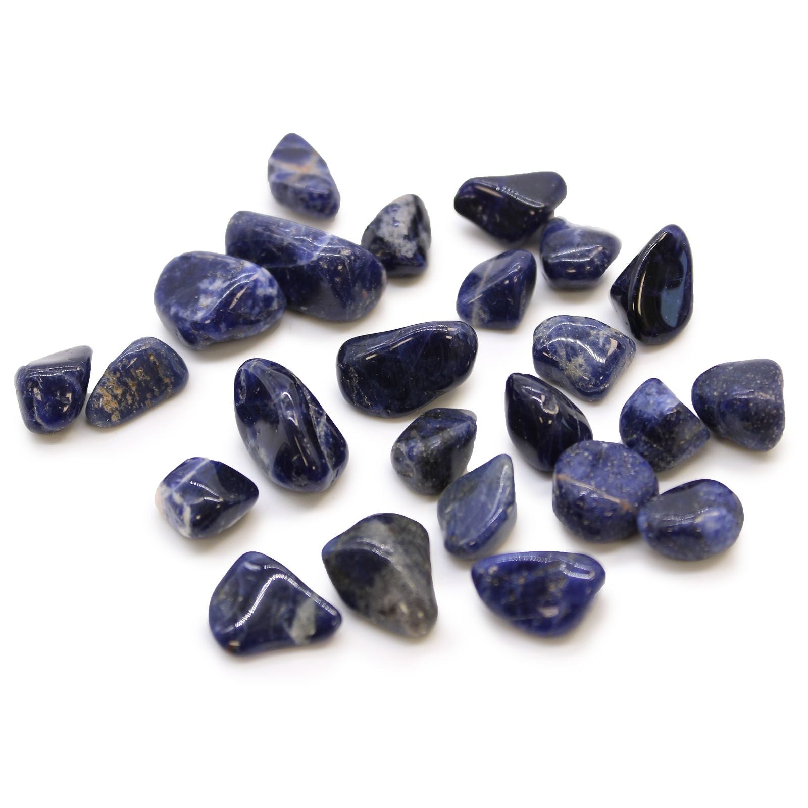 Alt Tag: Sodalite Gemstone Tumble Stones – 24 Pure Blue Pieces, pulidas en tonos azul intenso con vetas blancas, vistas sobre fondo blanco