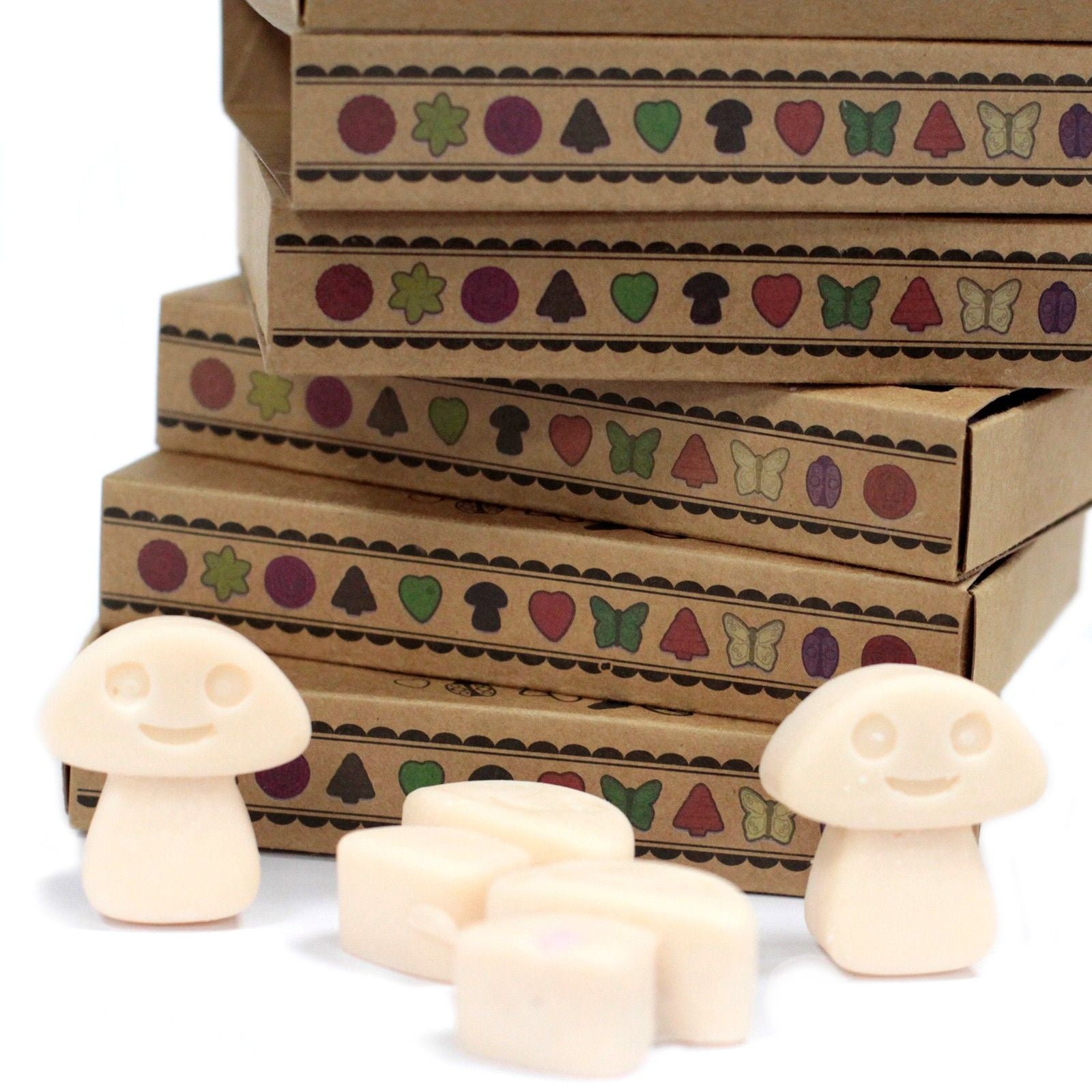 Soy & Palm Wax Melts Gift Set – Vanilla Nutmeg con cajas decoradas y melts de cera en forma de setas sobre fondo blanco
