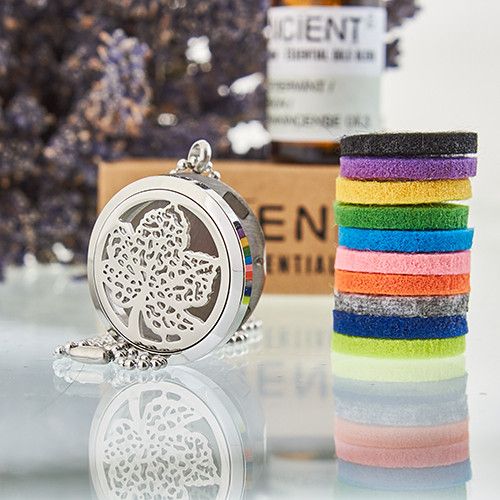 Aromawellness-diffuserhalsband i rostfritt stål – Leaf 30MM i rostfritt stål med bladdesign och färgglada filtkuddar