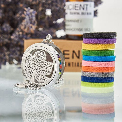 Aromawellness-diffuserhalsband i rostfritt stål – Leaf 30MM i rostfritt stål med bladdesign och färgglada filtkuddar