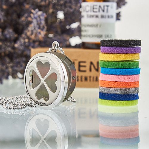 Stainless Steel Aromadiffuser Necklace – Four Leaf Clover 30MM with 30mm clover pendant and multicolor refill pads