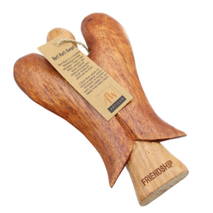 Suar Wood Hati-Hati Angel – 15CM Freundschaftsengel-Figurine aus handgeschnitztem Suarholz mit Anhänger und „FRIENDSHIP“-Sockel