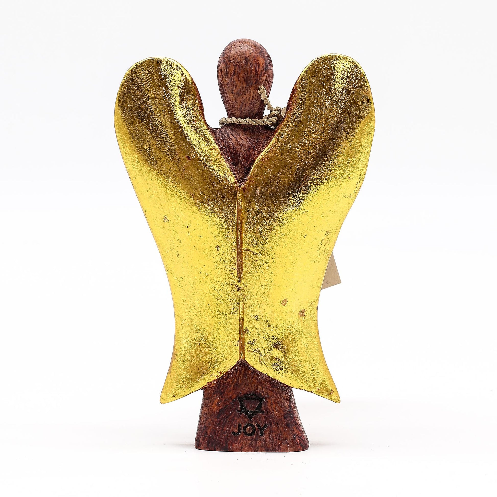 Suar Wood Hati-Hati Angel – Joy 15CM figura de ángel tallada a mano en madera de suar sostenible con alas doradas, vista frontal
