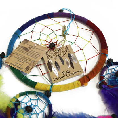 Syntetisk mocka Bali Dream Catcher – Stor 55 CM flerfärgad ring med nät, fjädrar och träpärlor, handgjord Bali-dekor