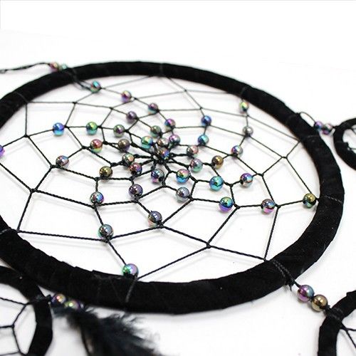 Alt Tag: Synthetic Suede Dream Catcher – Large Round 55x17 CM, aro redondo con red tejida y cuentas iridiscentes, detalle artesanal