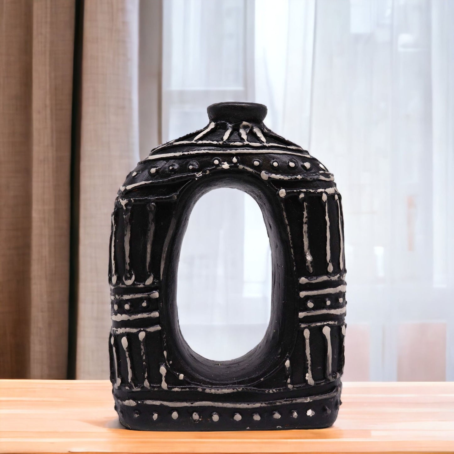 Terracotta Oval Donut Vase – Chocolate 23CM black terracotta oval donut vase with textured detailing, 23cm decorative accent