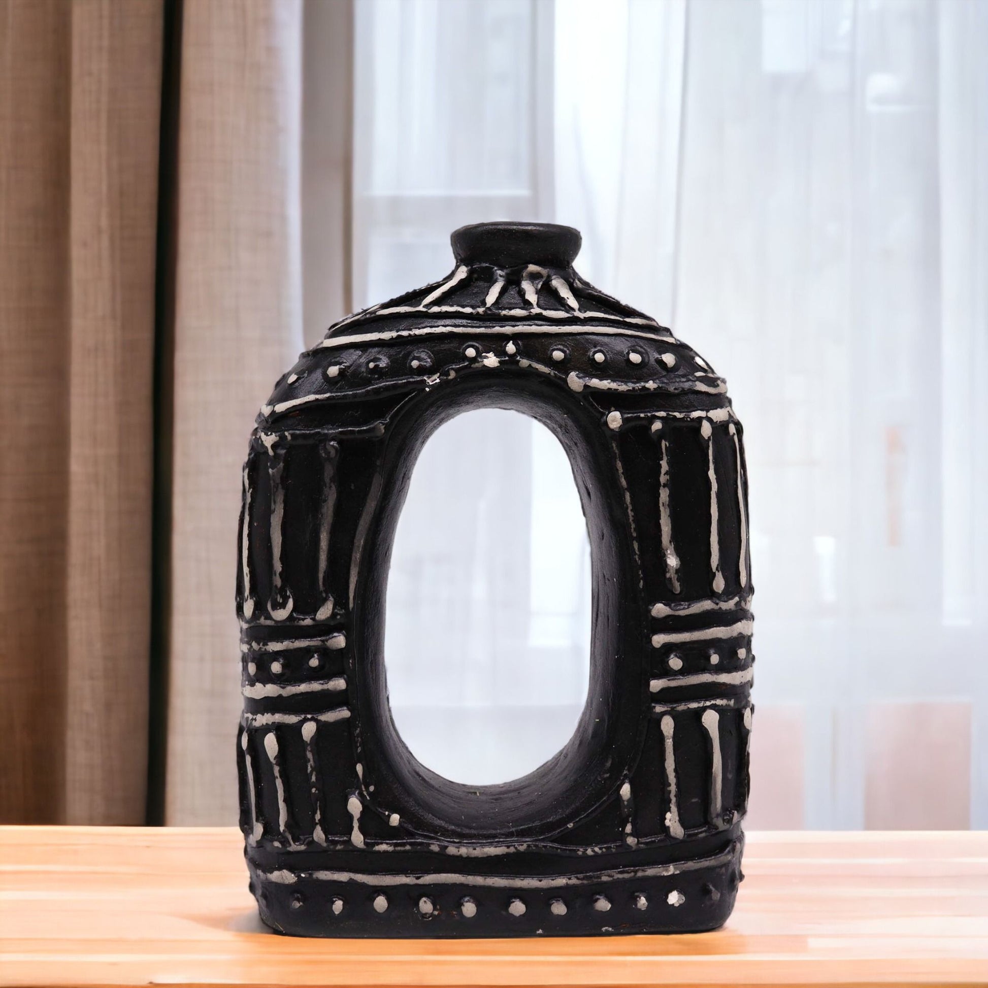 Terracotta Oval Donut Vase – Chocolate 23CM black terracotta oval donut vase with textured detailing, 23cm decorative accent