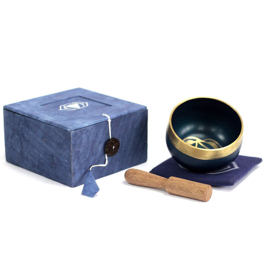 Third Eye Chakra Singing Bowl – Approx. Frequency 823 Hz, cuenco azul con borde dorado, mazo de madera, cojín y caja de regalo