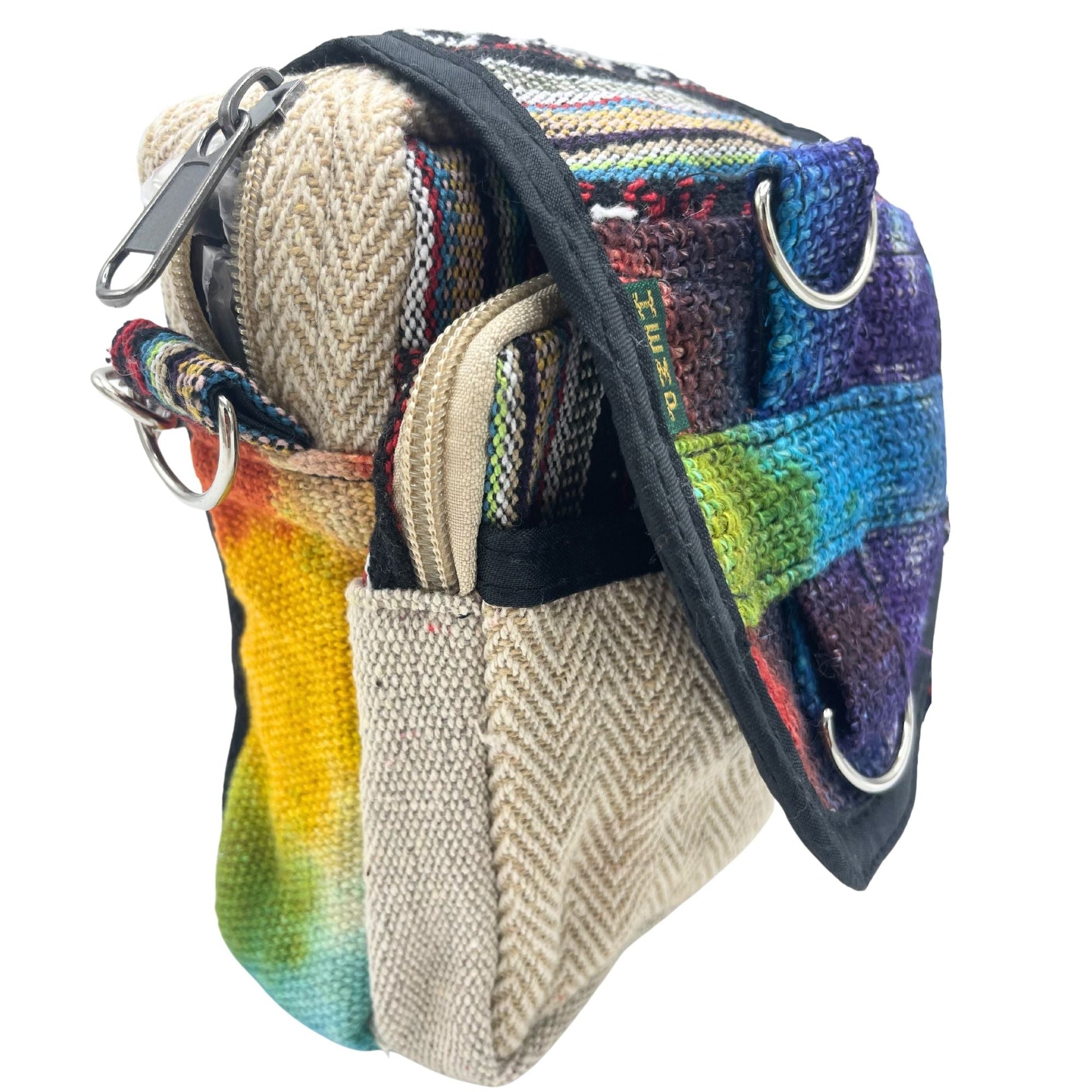 Alt Tag: Tiedye Hemp Messenger Bag – Natural Multicolor, bolso mensajero de cáñamo y algodón con correa ajustable y patrón tie-dye multicolor