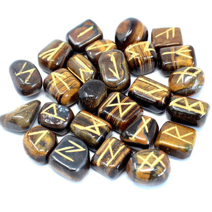 Tiger Eye Gemstone Rune Set – 25 Stones, piedras pulidas de ojo de tigre con símbolos rúnicos grabados, vista superior