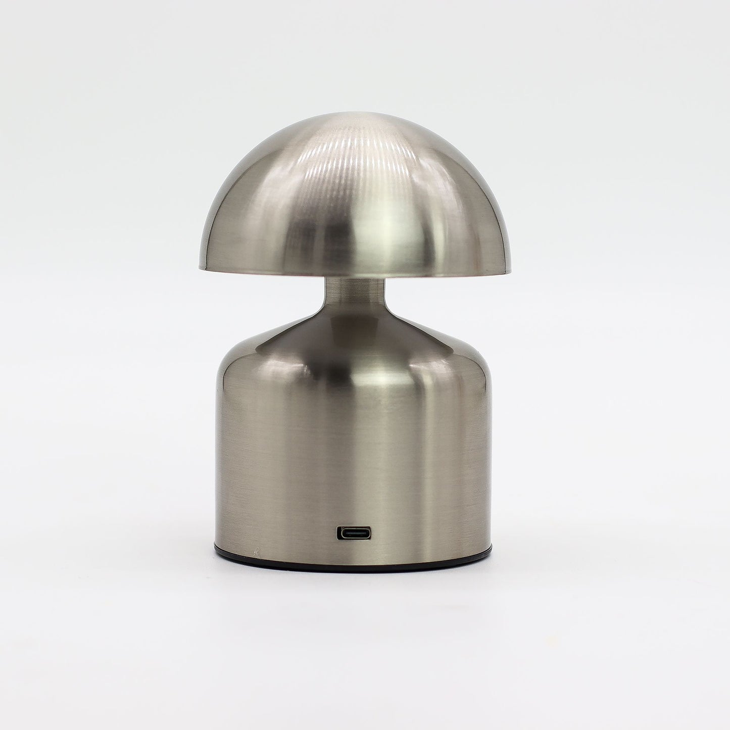 Alt Tag: Touch Lamp – Dome Mushroom Silver (USB-C, Rechargeable, 400 W) lámpara táctil plateada con diseño hongo y puerto USB-C