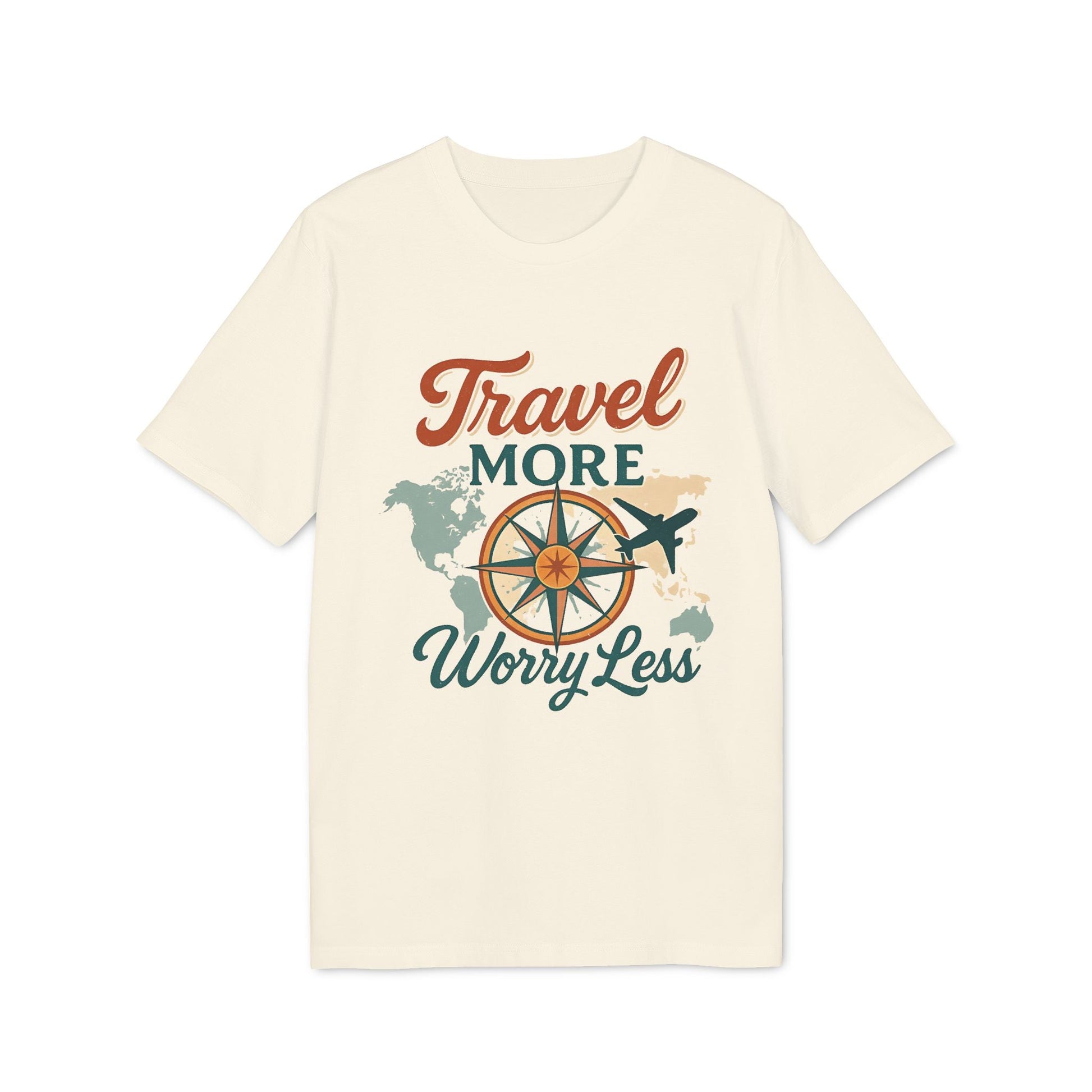 Travel More Worry Less 100% Organic Cotton T-Shirt color crema con gráfico de brújula, mapa mundial y avión, manga corta cuello redondo