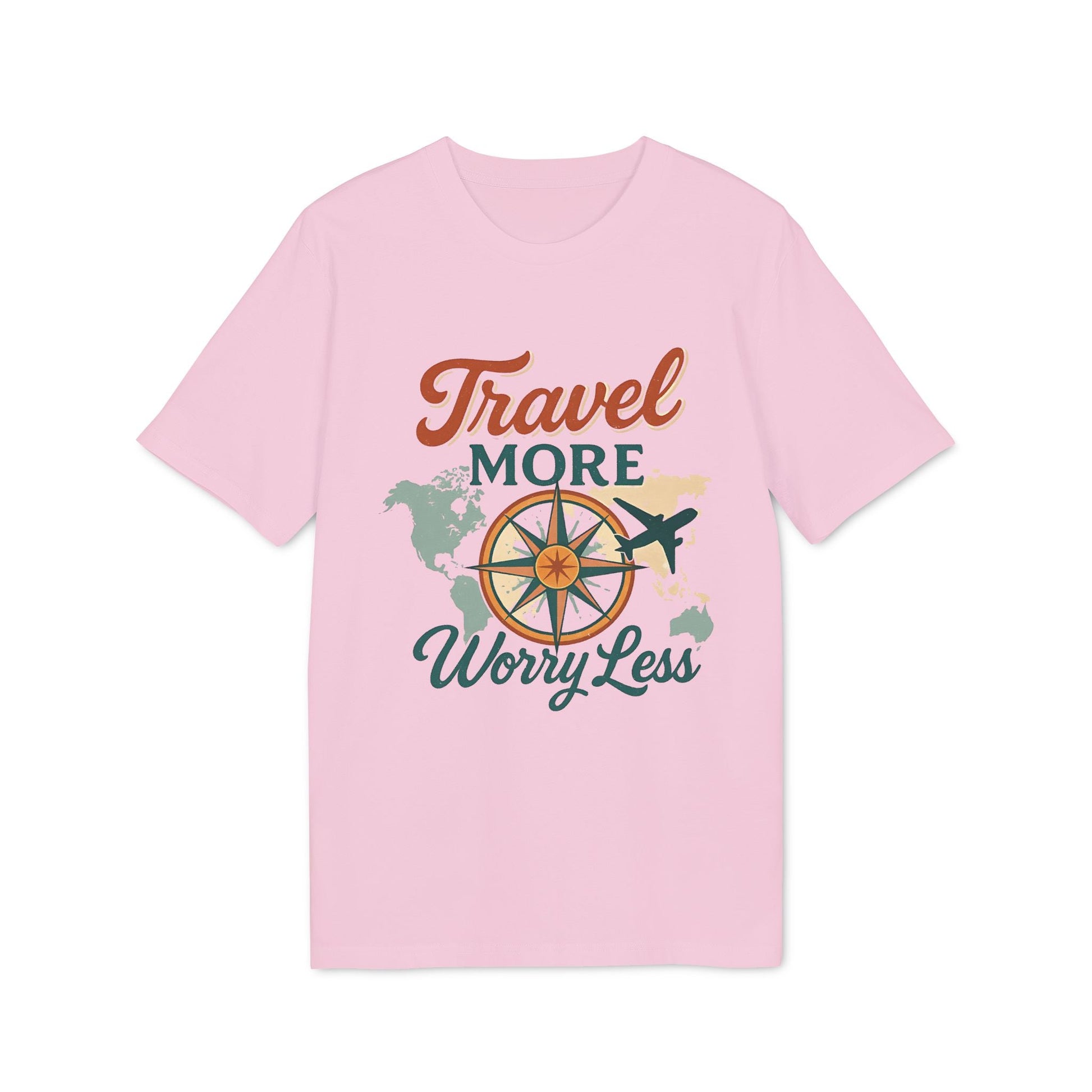Alt Tag: Travel More Worry Less 100% Organic Cotton T-Shirt rosa con gráfico de brújula, avión y mapa del mundo al frente