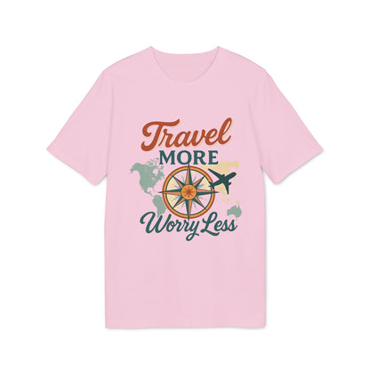 Alt Tag: Travel More Worry Less 100% Organic Cotton T-Shirt rosa con gráfico de brújula, avión y mapa del mundo al frente