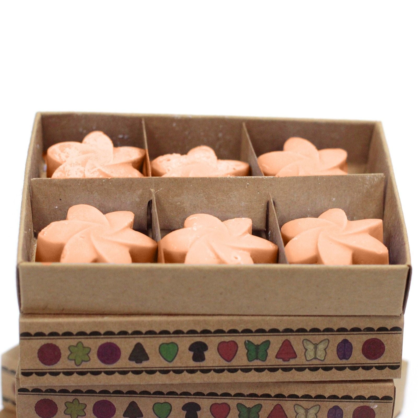 Alt Tag: Tuberose Luxury Wax Melts – Gift Set of 6 in gift box with six flower-shaped wax melts