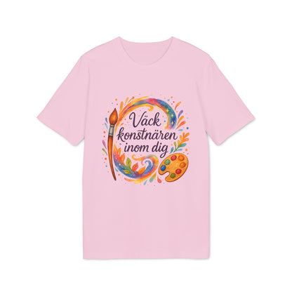 Alt Tag: Väck Konstnären Inom Dig Waldorf Sustainable Unisex Tee rosa t-shirt med färgstark konstmotiv, pensel och färgpalett framtill