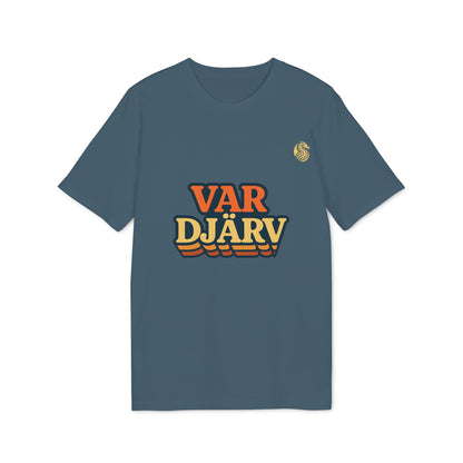 Alt Tag: Var Djärv Ungdom 100% Organic Cotton T-Shirt azul con texto VAR DJÄRV retro en el frente