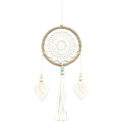 Alt Tag: Vegan Friendly Dream Catcher – Medium Elemental Spirits handgjord makramédrömfångare med vitt virkat nät, tofs och fjäderberlocker