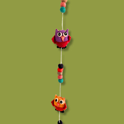 Vibrant Felt Owl Wall Hanging – 110 CM handcrafted Nepal felt owl garland with colorful owls and pom-poms for wall decor