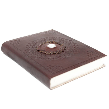 Alt Tag: Vintage Leather Moonstone Notebook – 17x12 CM cuaderno de cuero marrón grabado con piedra lunar en la tapa