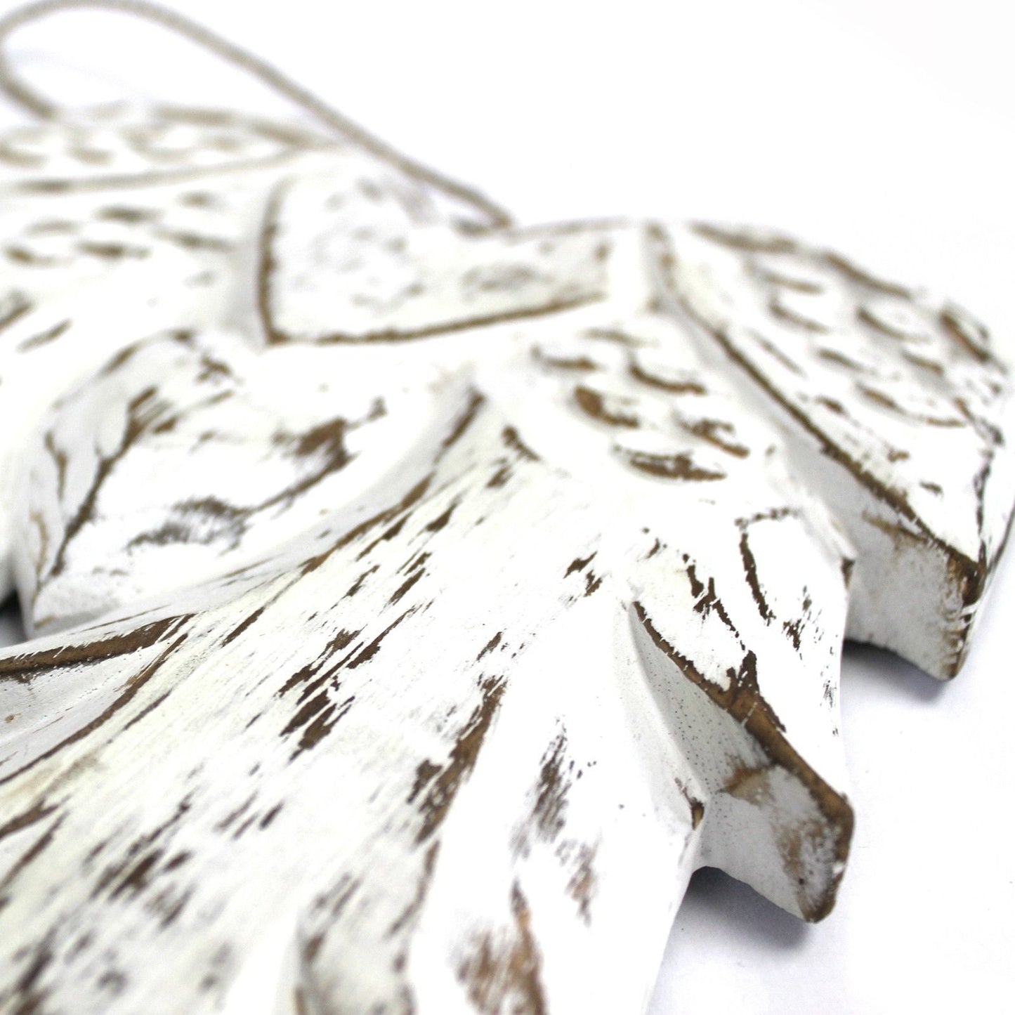 White Washed Angel Wings – 31CM white-washed albesia wood double angel wings wall decor, distressed finish close-up