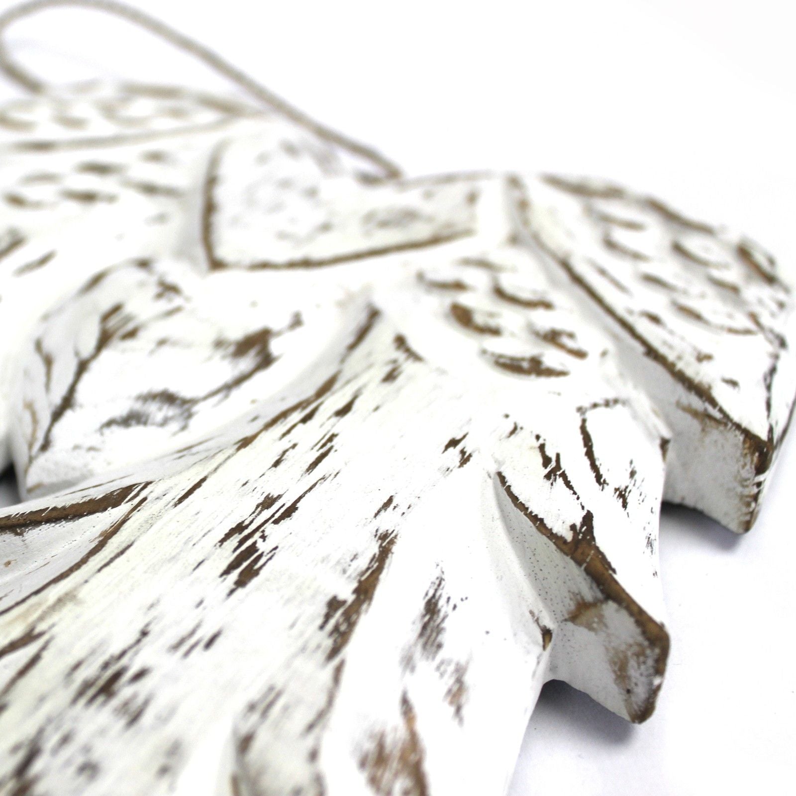 White Washed Angel Wings – 31CM white-washed albesia wood double angel wings wall decor, distressed finish close-up